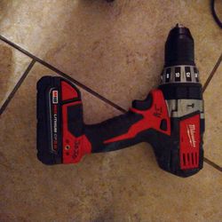  18voltand 12 Volt Charger With Hammer Drill 