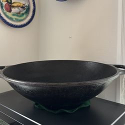 Lodge ® Cast Iron Wok with Flat Base