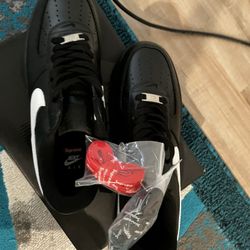 supreme nike shoes size 10