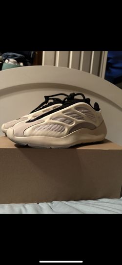 Yezzy 700 V3 Azael