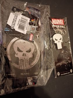 Marvel Punisher lanyard and zip up