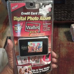 Wallet Pix Wide Screen Credit Card Size Digital Photo Album