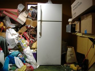 GE- Model # GTS122BBPCRWW -WHITE -5' TALL 23.5" WIDE 30" DEEP DEEP