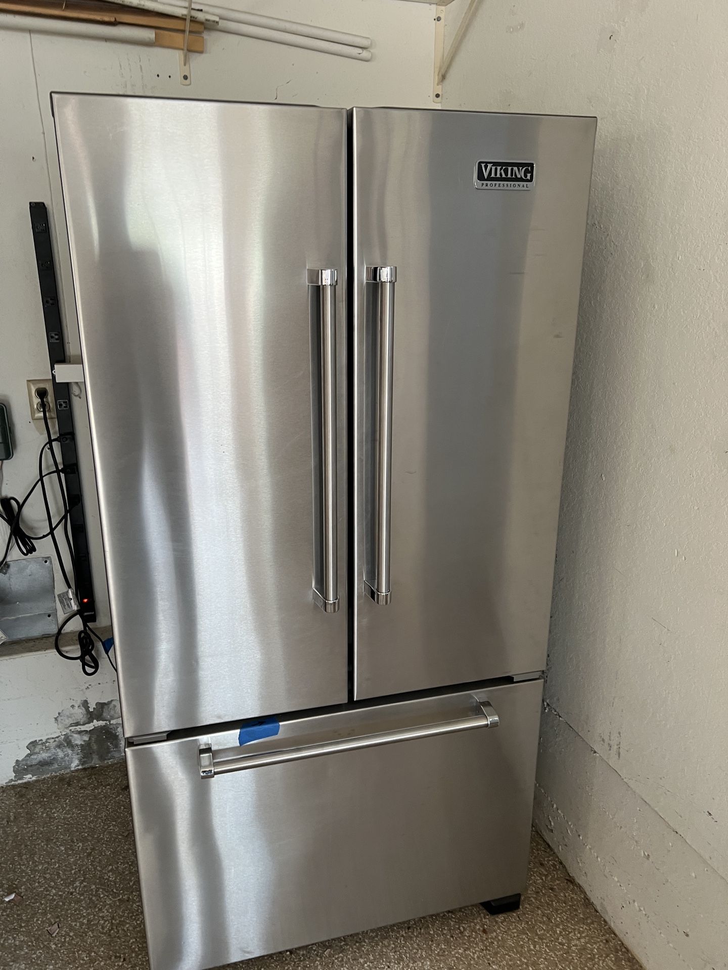 Viking French Door W/bottom Drawer Freezer, Very Good Condition Easy Pick Up