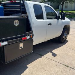 Chevy Silverado 3500 HD 142 Mil Millas Gasolina Con Máquina De Sondar Miller la Máquina Tiene 1000 Horas está Semi Nueva 