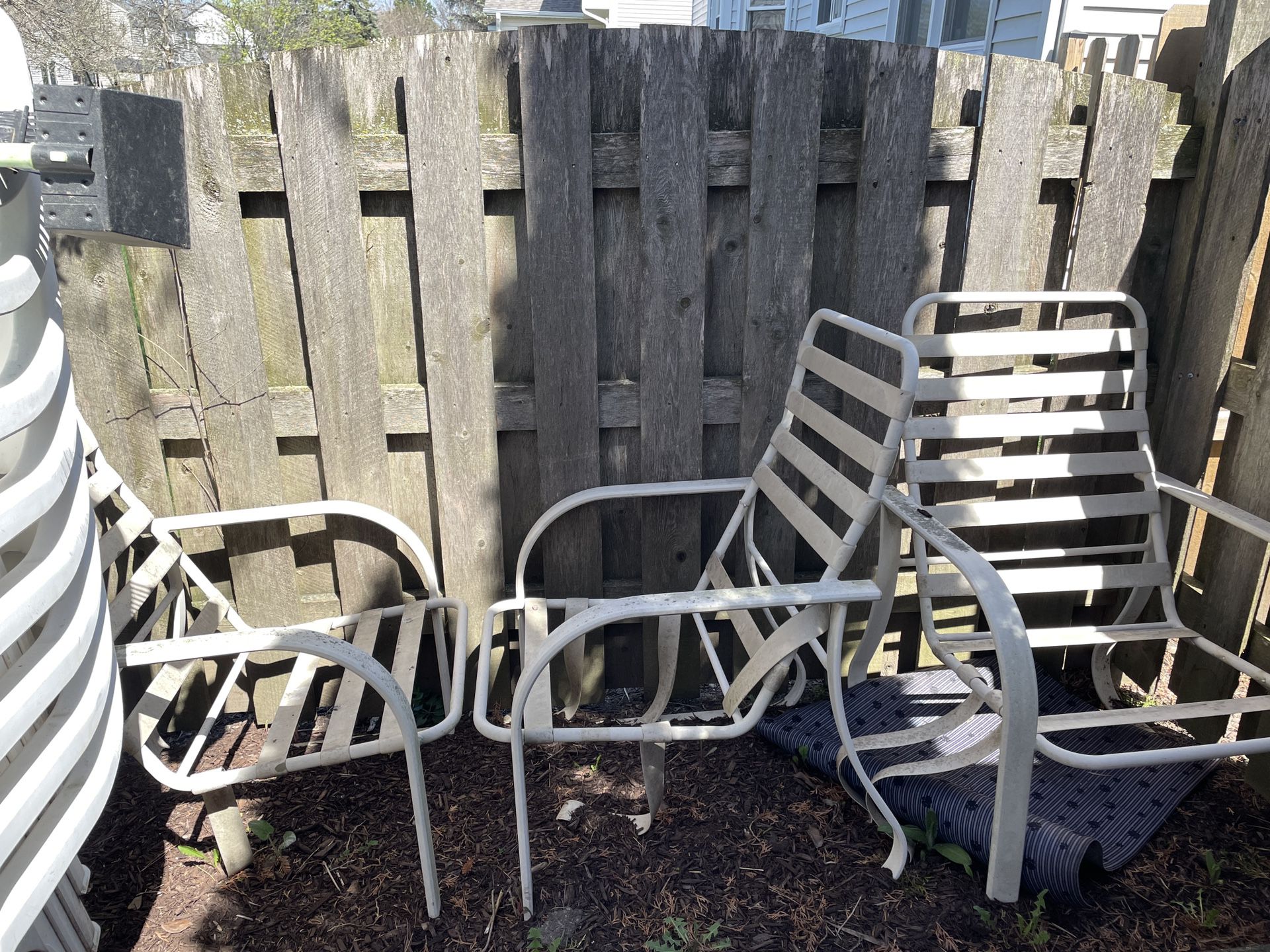 Patio Furniture Set With Metal And Straps—project