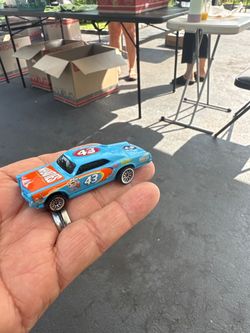 #43 Richard Petty  NASCAR 1:64 scale