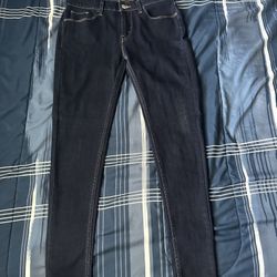 Levi Women Super Skinny Jeans