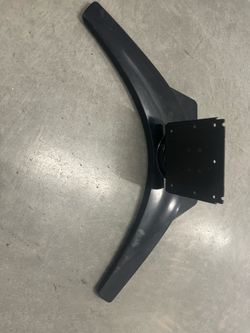 Free TV stand