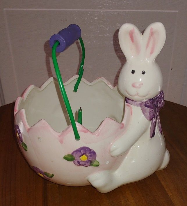 Painted Easter basket decor with Bunny