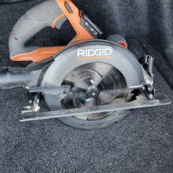 Rigid 18v Brushless Saw 