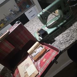 Husqvarna Automatic Viking Klass 20 Sewing Machine 