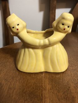 Vintage 1940-50’s ceramic small vase