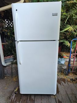 Refrigerator/freezer 21 cu ft