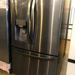 LG Refrigerator Black Stainless KNB
