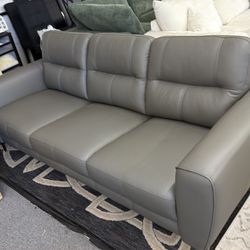 New top gran genuine leather couch / free delivery