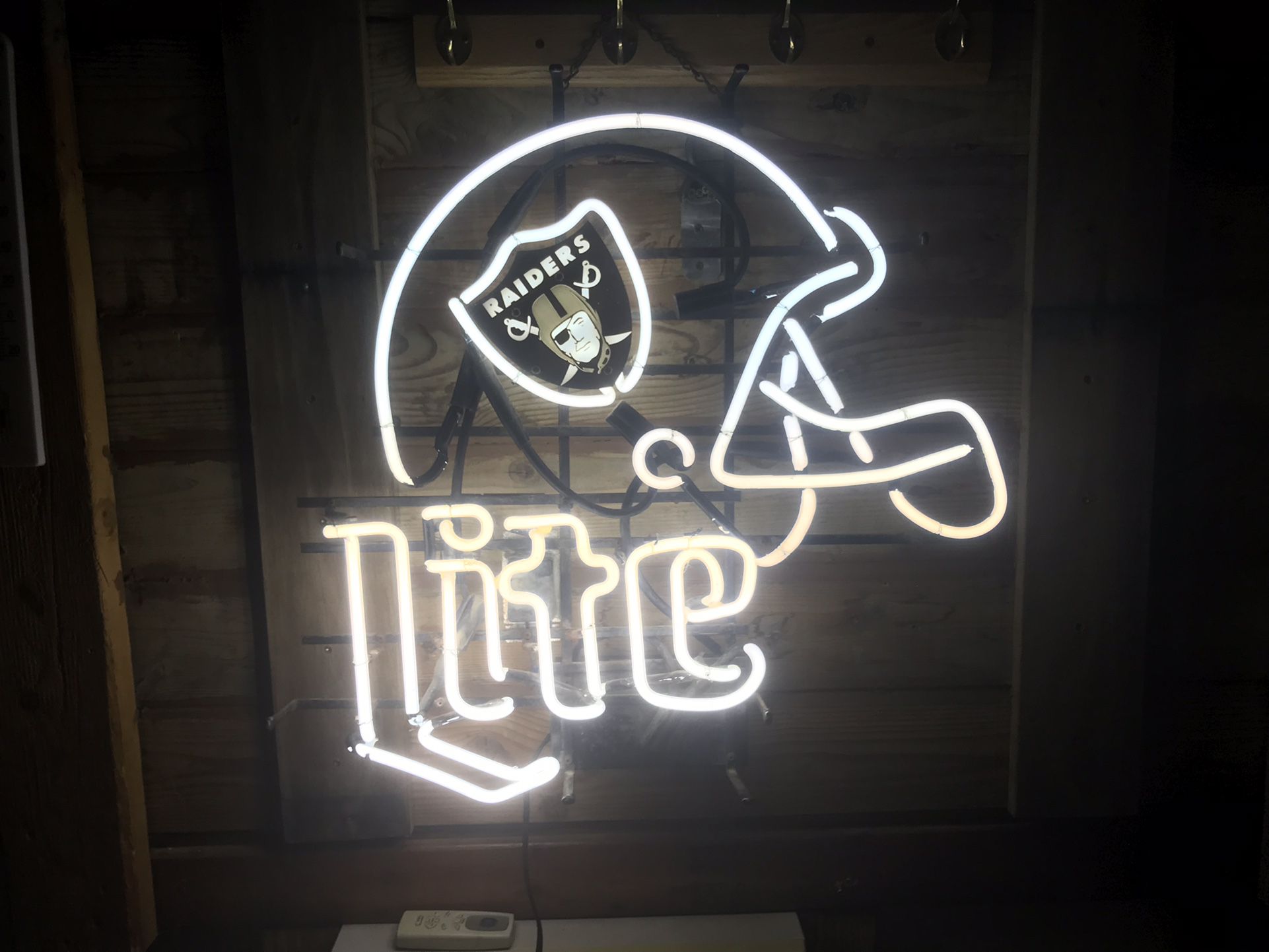 NFL Raiders Vintage Neon Lite 