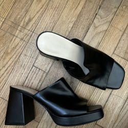 Black Open Toes Chunky Heels
