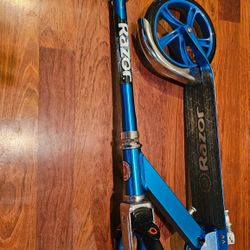 Razor A5 Lux Scooter