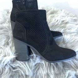 Universal Thread Booties Boots Crissy Size 8 Black Heels