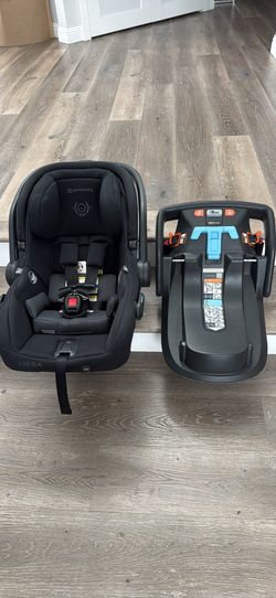 UPPABaby car seat and base