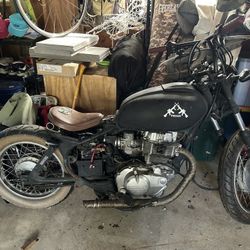 1981 Honda CM 500 frame Bobber 