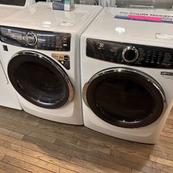 Electrolux Washer/ Gas Dryer Set 