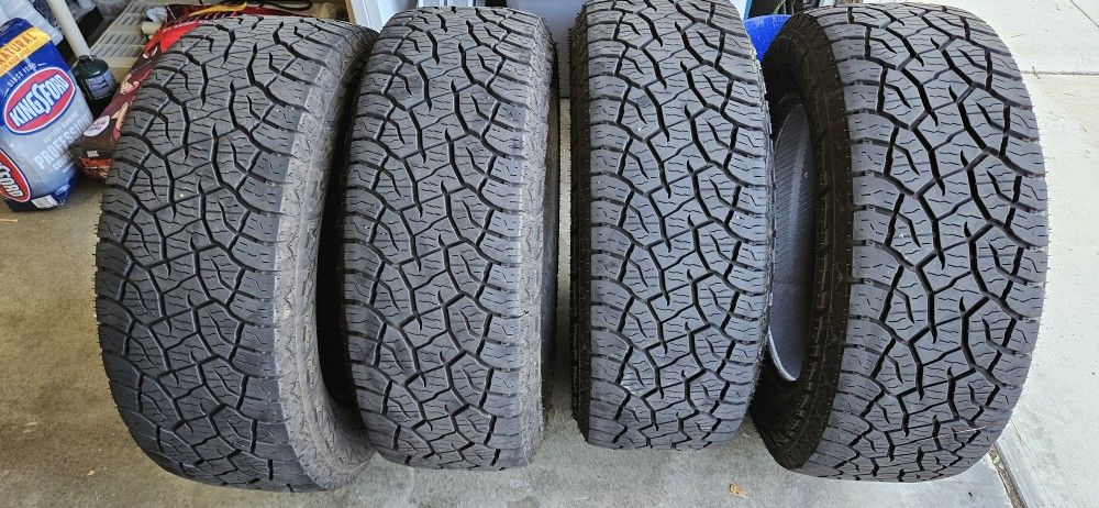 Kumho Road Venture AT52 265/60 R18 110T All Terrain Severe Snow Tire