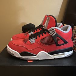2013 Jordan Retro 4 Toros Size 9.5