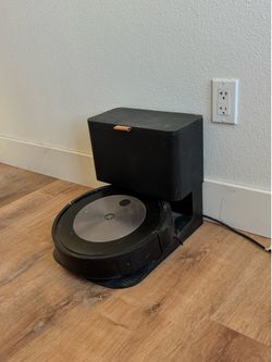 Roomba j7+ Robot Vacuum with Self-Emptying Base