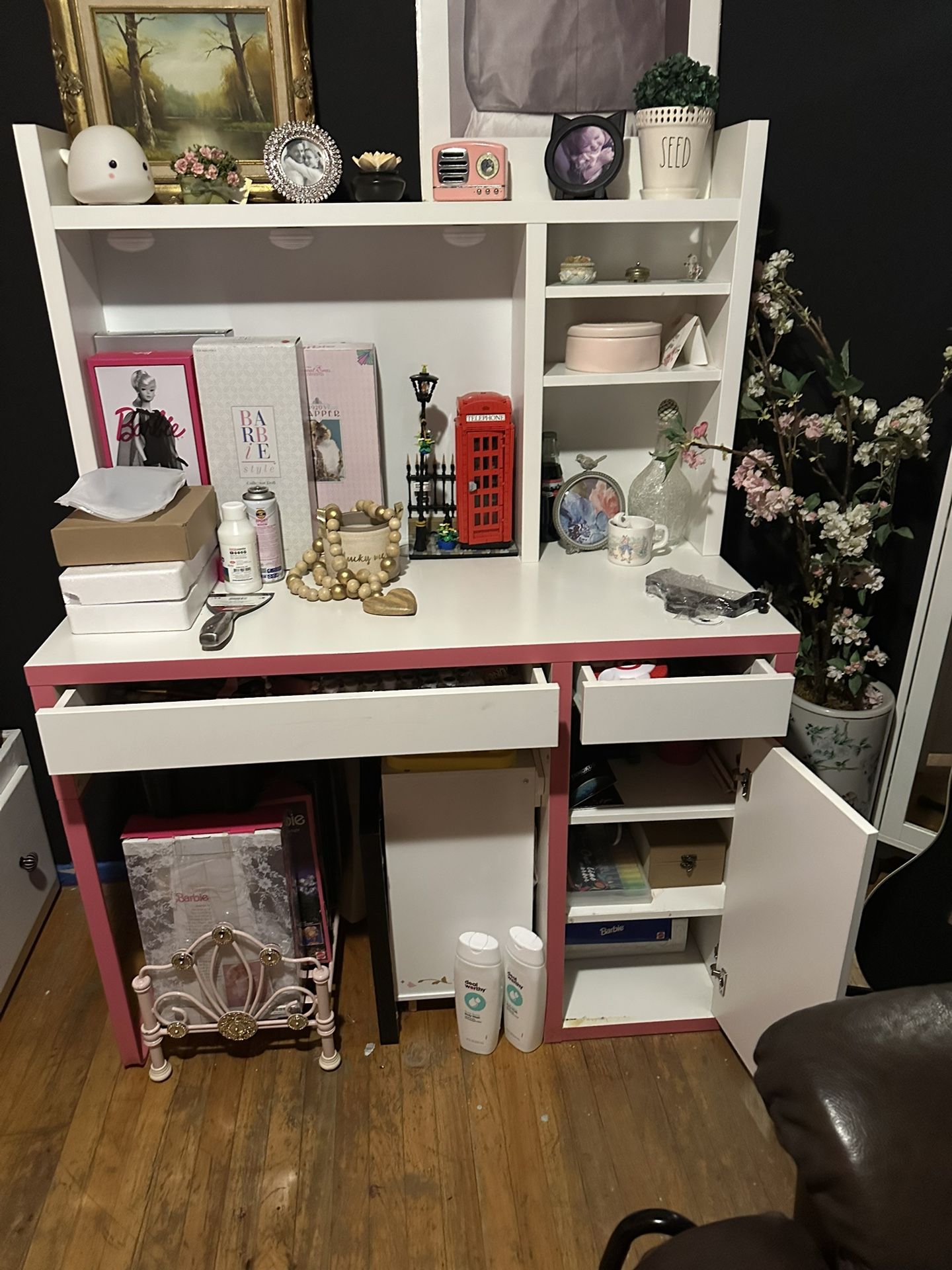 Girls Desk