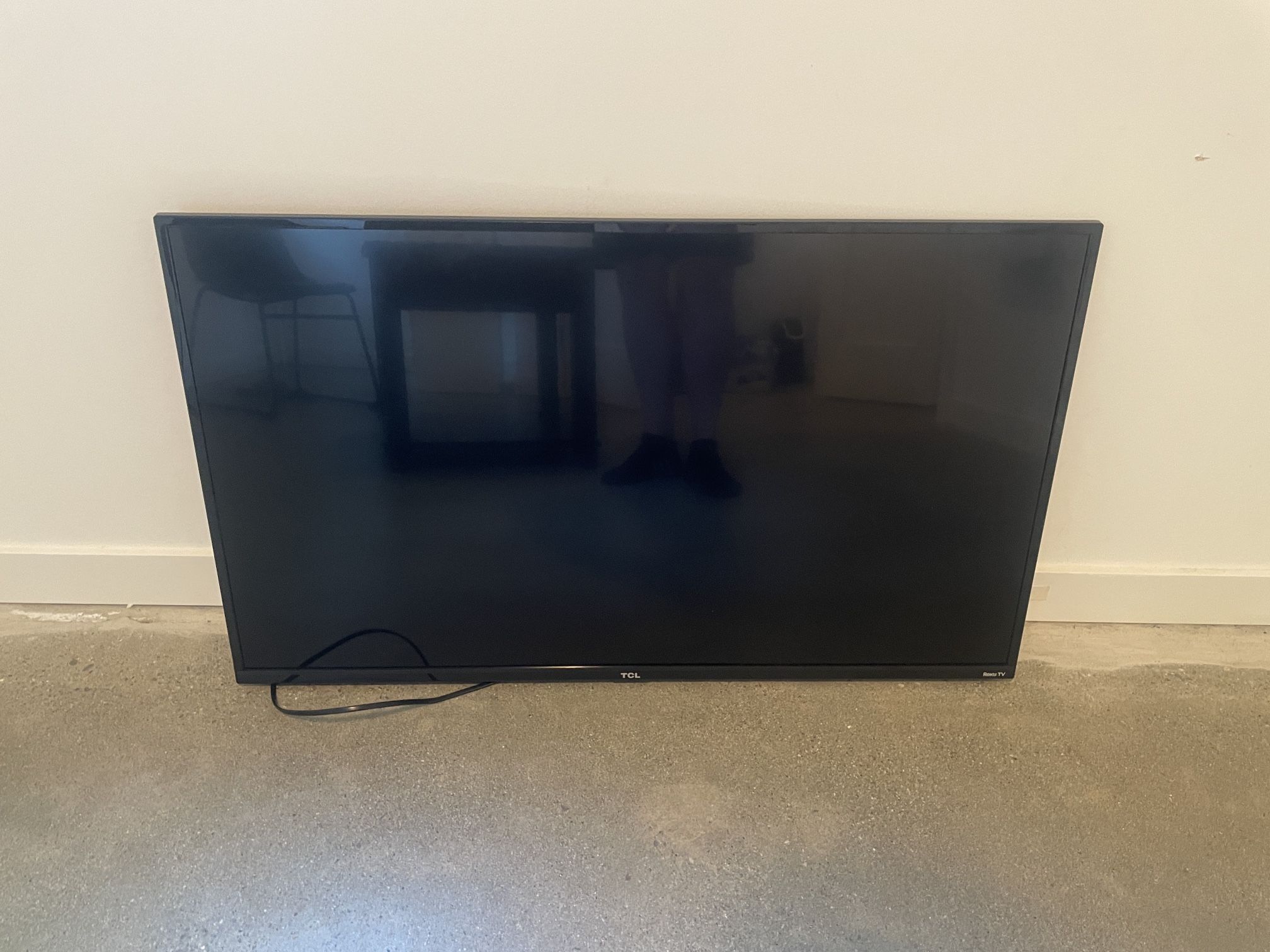 TCL 43S425 43 Inch 4K Ultra HD Smart ROKU LED TV