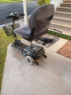 Scootie three-wheel mobility scooter