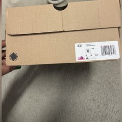 Size 6 Ugg Slippers With Strap On Back Of Heel 