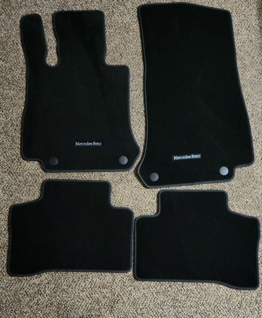 Mercedes- Benz Class OEM Factory Genuine Black Color Floor Carpet Mat Set