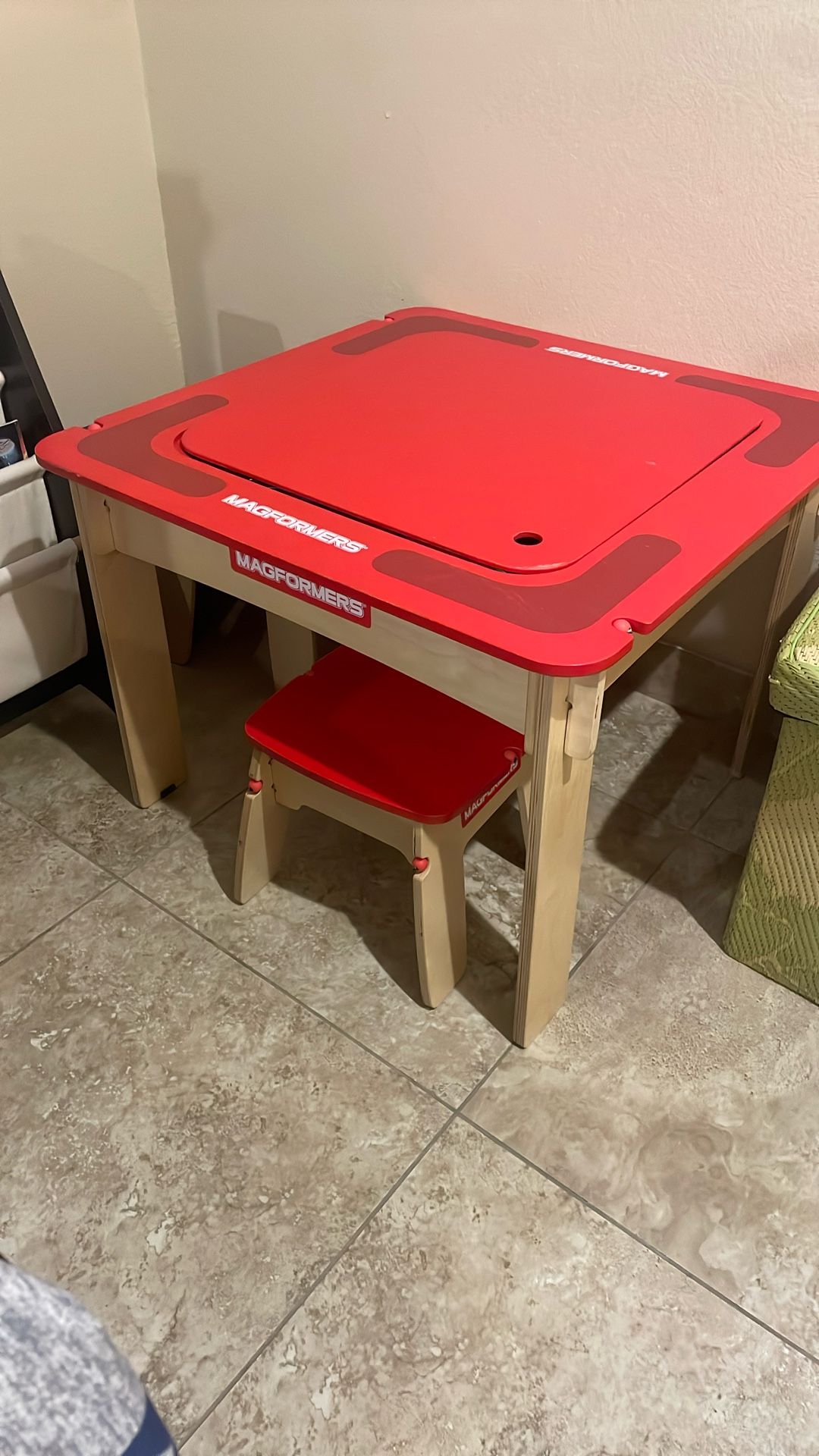 Magformers Table And Stools