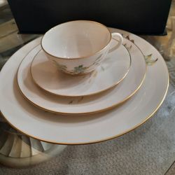 Lenox Westwind China Set