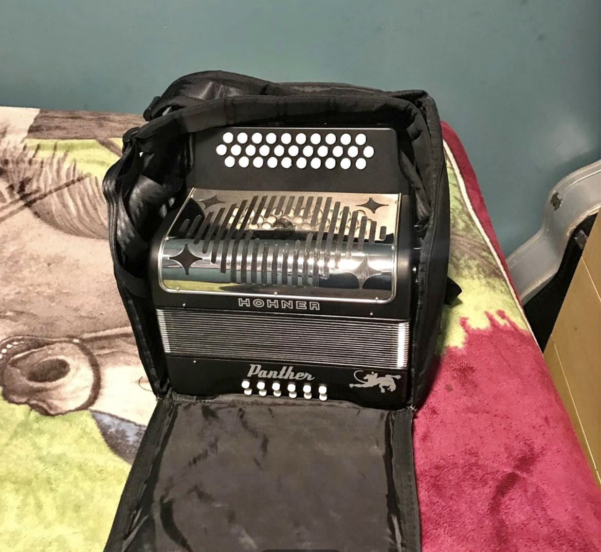 Accordion Panther Tono De Sol(hohner Panther)