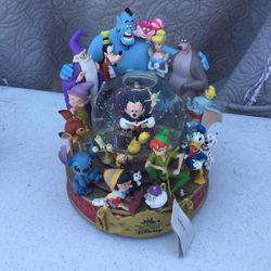 Wonderful DISNEY MUSIC BOX WITH GLOBE 