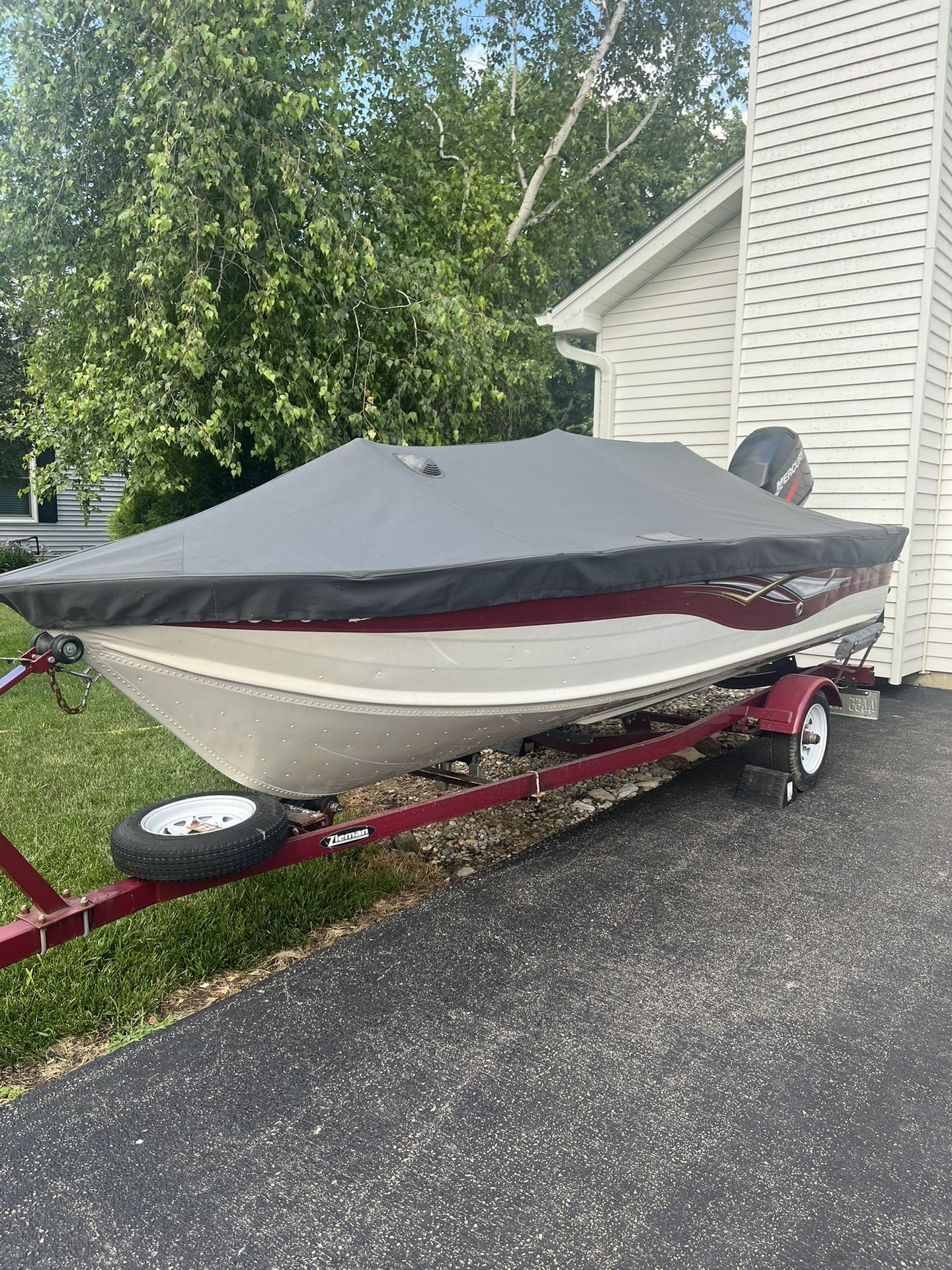 2005 Smoker Craft 151 Resorter