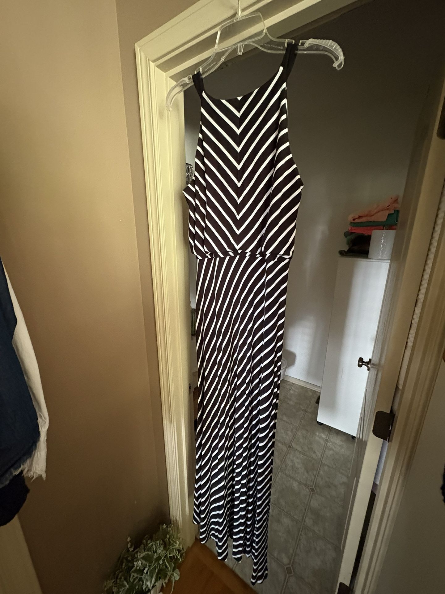 Long Summer Dress (M) NEW