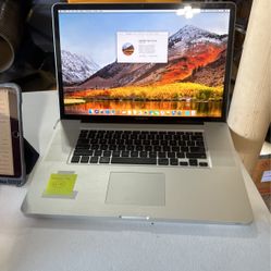 MacBook Pro 17 Inch 8GB