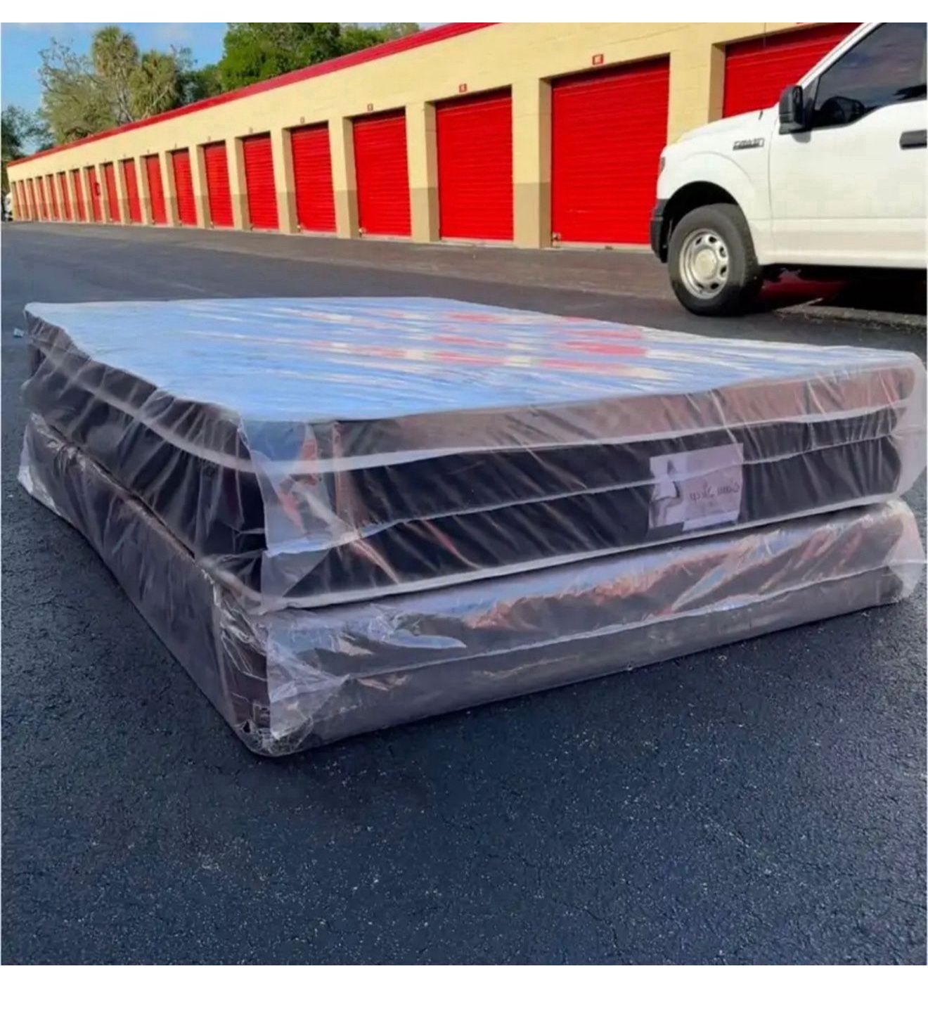 NEW Mattress Queen Size Pillowtop With Box Spring // Offer 🚚