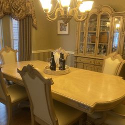 Beautiful Raymour Dining Room Set (all Three Pieces Plus Six chairs)!