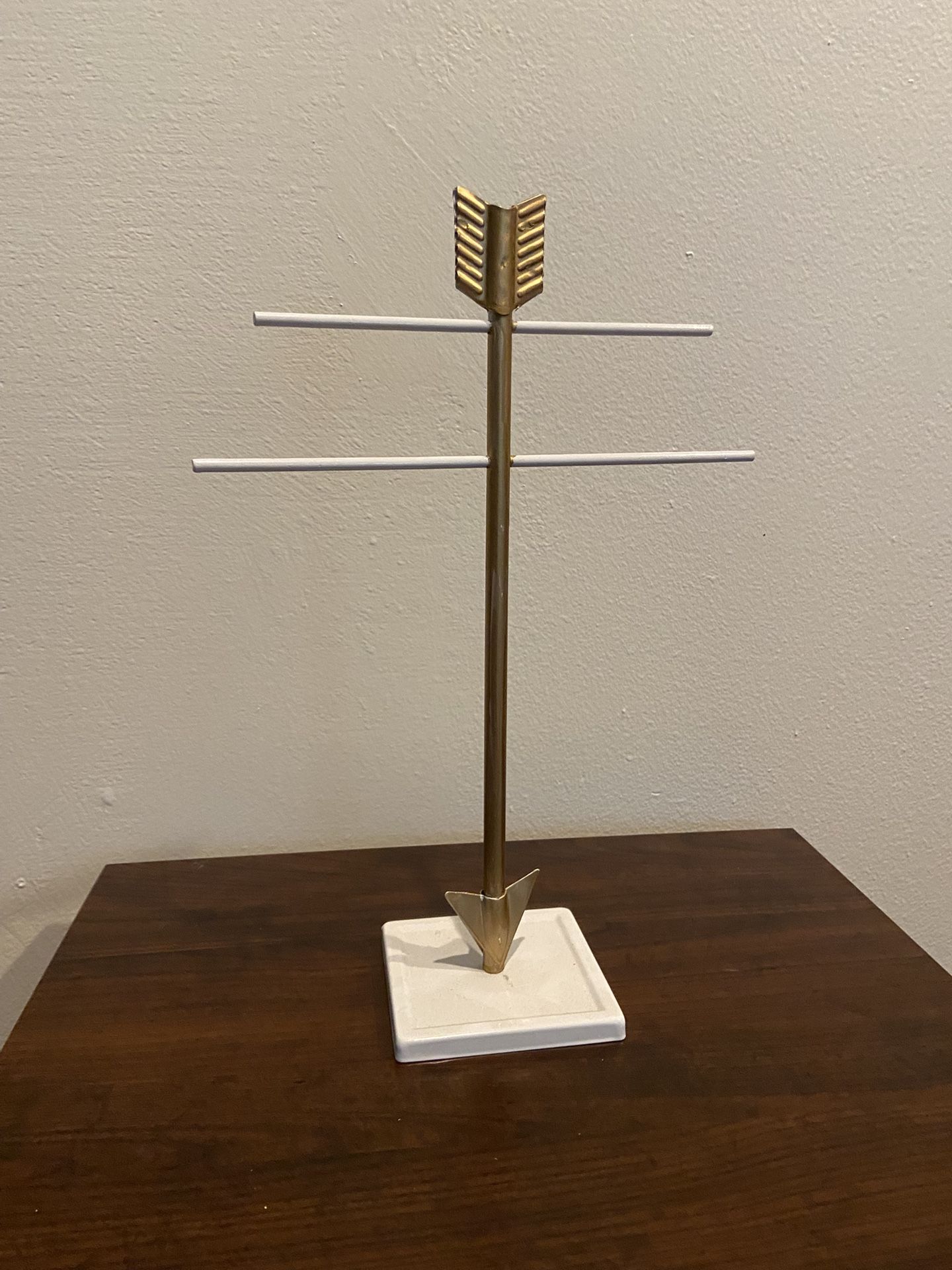 Necklace stand