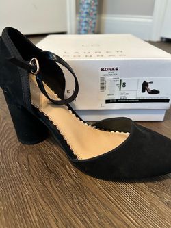 Womens Shoes 8/8.5 - FREE