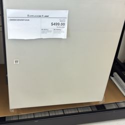 Open Box Bargain - Samsung 3-Rack Dishwasher DW80CB545012AA at $500 Off MSRP!