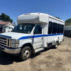 2009 Ford E-350