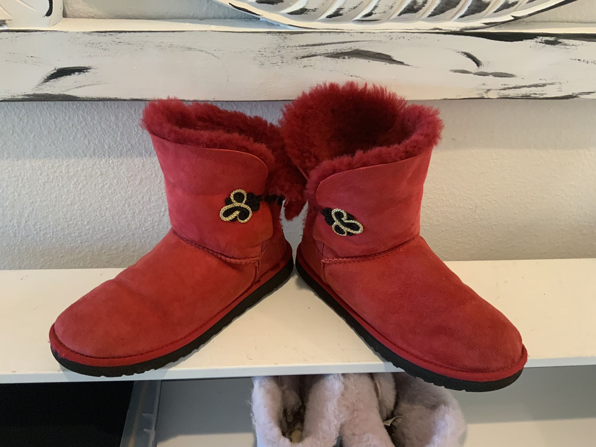 UGG Bailey Gold Mariko Boots size 10