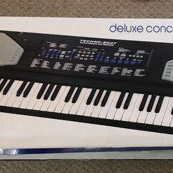 Deluxe Concert 54 Keyboard with Mic